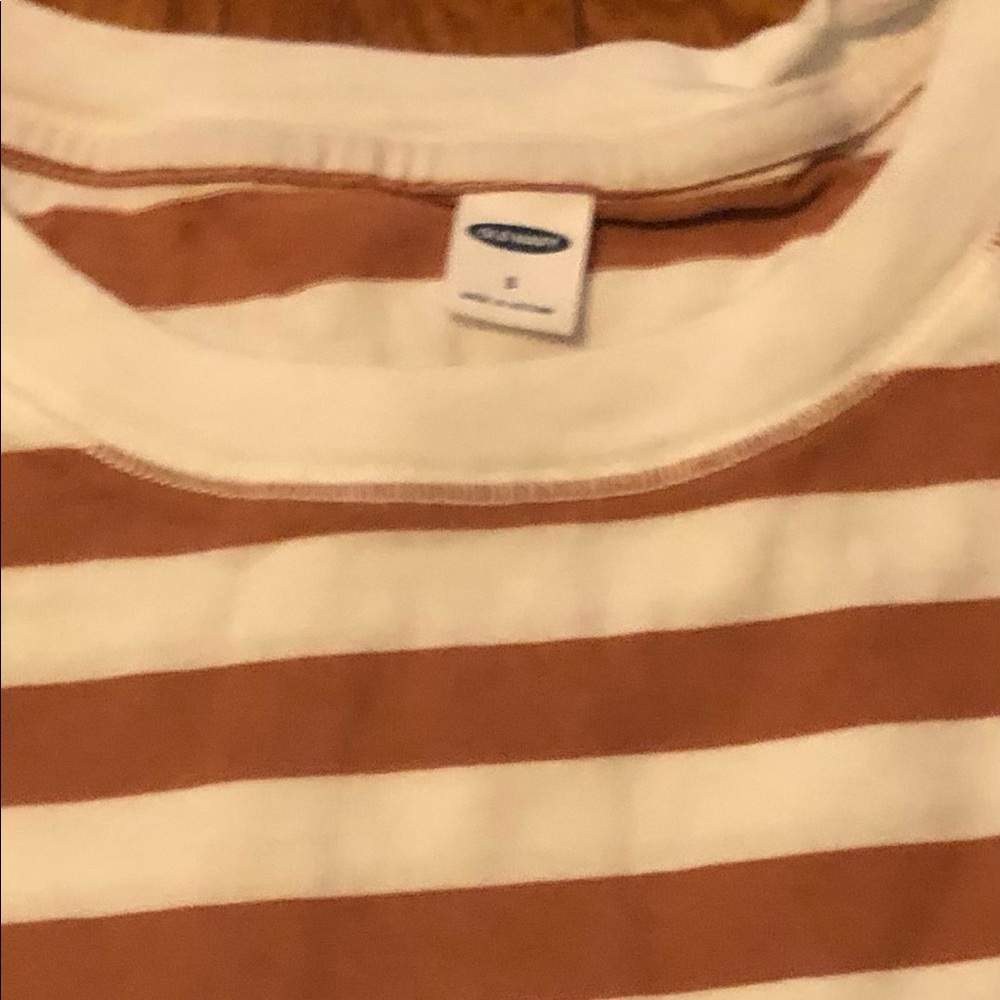 Old navy Boxy Tshirt - Picture 2 of 3
